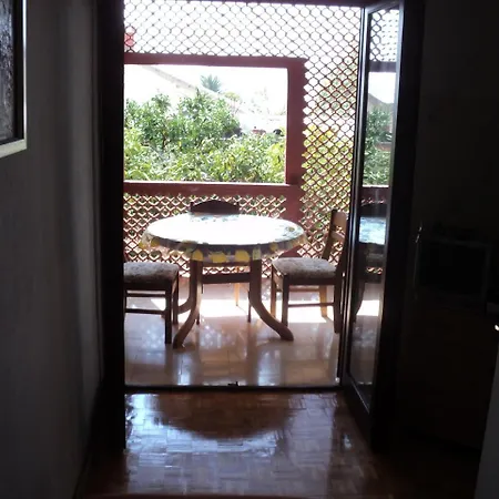 Tanjuska Apartament Kuciste