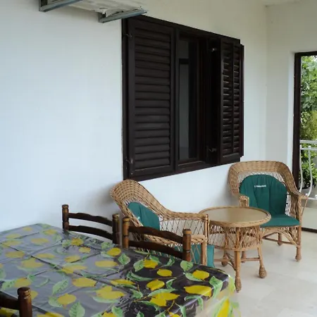 Tanjuska Appartement *