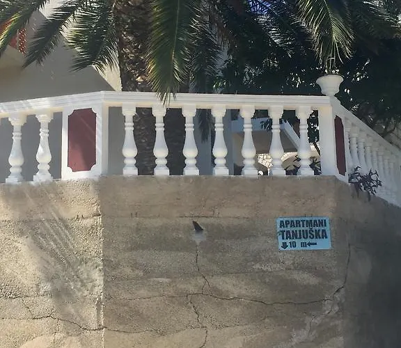 公寓 Tanjuska *